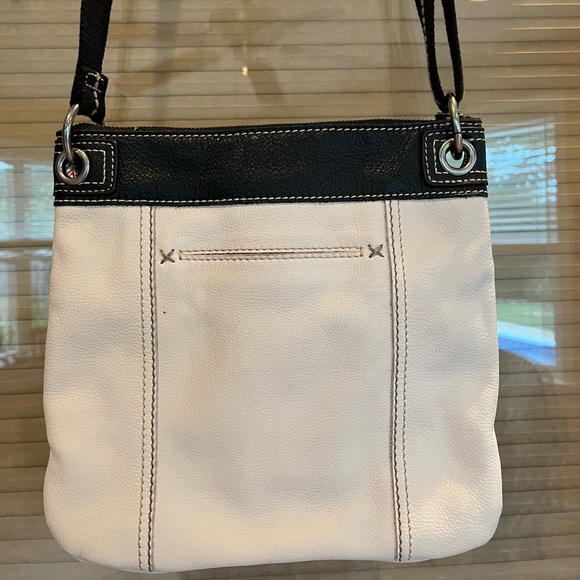 The Sak Leather Shoulder Bag - Picture 4 of 7